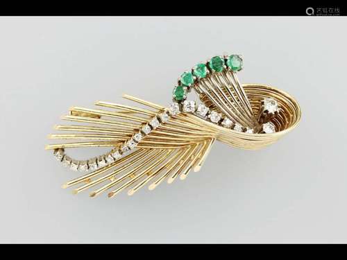 14 kt gold brooch with diamonds and emeralds