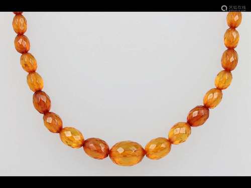 Chain made of amber-olives approx. 1930