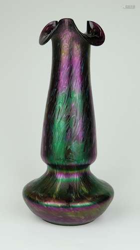 LOETZ IRIDESCENT ART GLASS RUFFLED RIM VASE