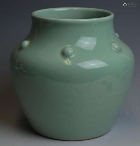 LARGE IMPORTANT CHINESE CELADON PORCELAIN JAR