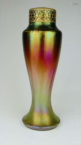 IRIDESCENT HAND BLOWN ART GLASS VASE w SCREEN COVE