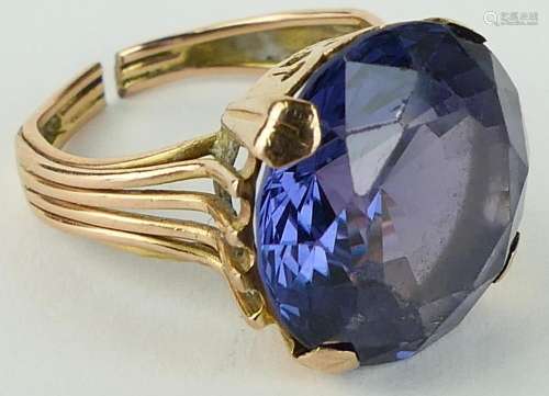 14 KT Y GOLD AND AMETHYST LARGE LADIES RING