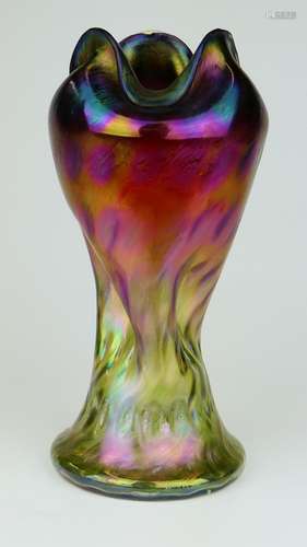 RINDSKOPF IRIDESCENT GLASS TWISTED RUFFLED VASE