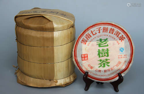 2008年云南七子饼普洱茶一提