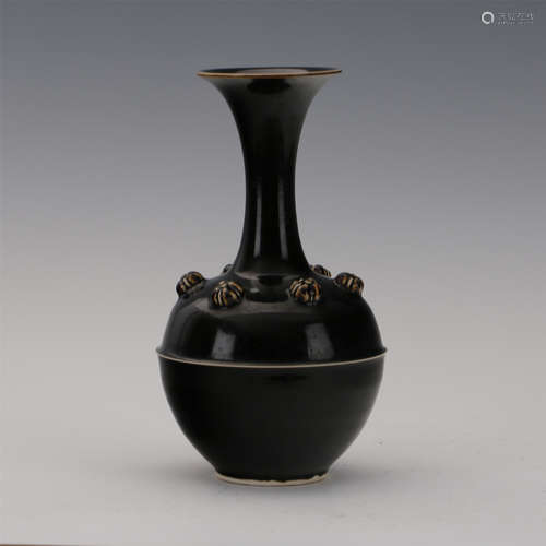 CHINESE PORCELAIN BLACK GLAZE VASE