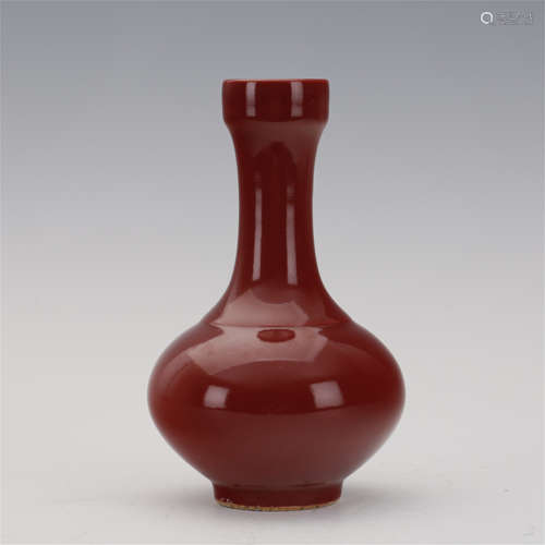 CHINESE PORCELAIN RED GLAZE VASE