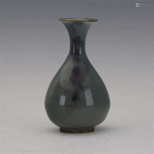 CHINESE PORCELAIN JUNYAO KILN YUHUCHUN VASE