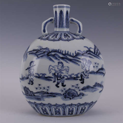 CHINESE PORCELAIN BLUE AND WHITE MOONFLASK VASE