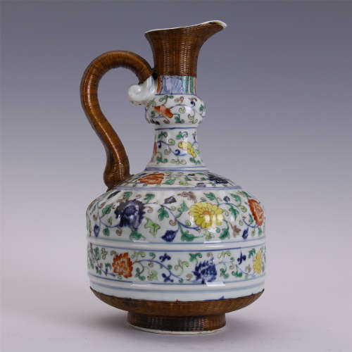 CHINESE PORCELAIN WUCAI FLOWER KETTLE