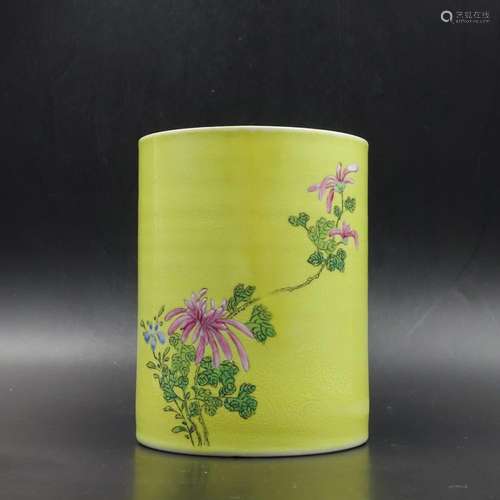 CHINESE YELLOW GROUND FAMILLE ROSE BRUSH POT