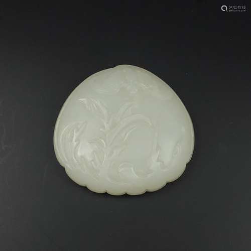 CHINESE WHITE JADE PEACH SHAPE BOX