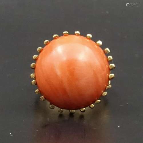 CHINESE CORAL ON 18K GOLD RING