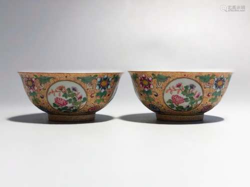 CHINESE PAIR OF FAMILLE ROSE PORCELAIN BOWL