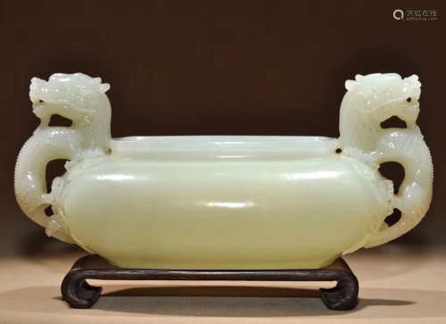 A WHITE JADE CARVED DOUBLE-EAR CENSER