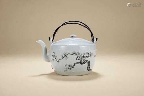 CHINESE QING DYNASTY FAMILLE ROSE TEA POT