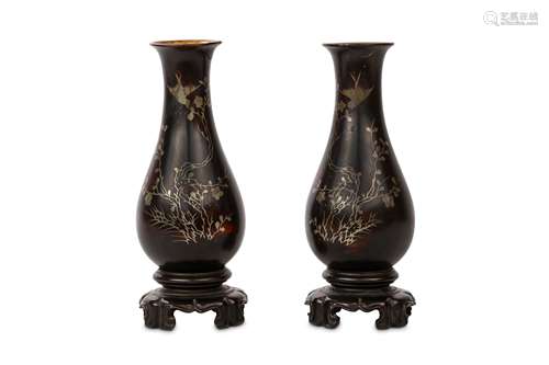 A CHINESE PAIR OF LACQUERED ‘SHEN SHAO’AN’ VASES. Early 20th Century. Of pear-shaped form with a