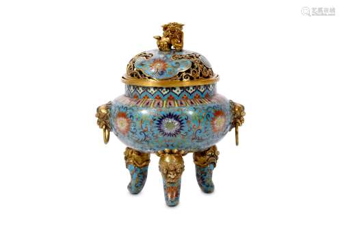 A CHINESE CLOISONNÉ ENAMEL ‘LOTUS SCROLL’ INCENSE BURNER AND COVER. Qing Dynasty. The globular body