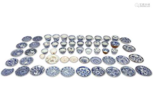 A LARGE COLLECTION OF CHINESE BLUE AND WHITE TEA WARE. Qing Dynasty. 5.5-14cm diameter. (55) 青花茶具一組