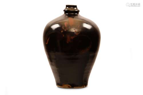 A CHINESE CIZHOU-TYPE RUSSET-PAINTED BLACK GLAZED JAR. Song Dynasty. The broad-shouldered, tapering