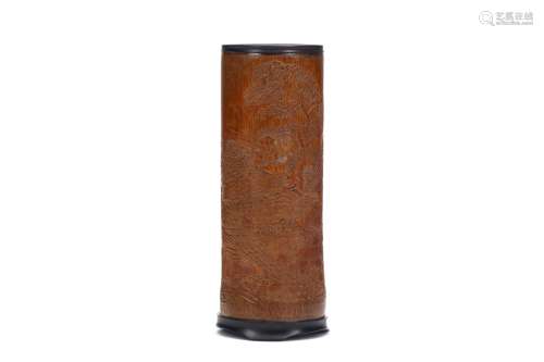 A FINELY CARVED CHINESE BAMBOO BRUSH POT. Qing Dynasty, 18th / 19th Century. Of cylindrical form,