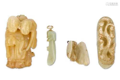 A GROUP OF FOUR CHINESE JADE CARVINGS. 19th / 20th Century. 5-7cm. (4) 十九 / 二十世紀   玉雕一組四件