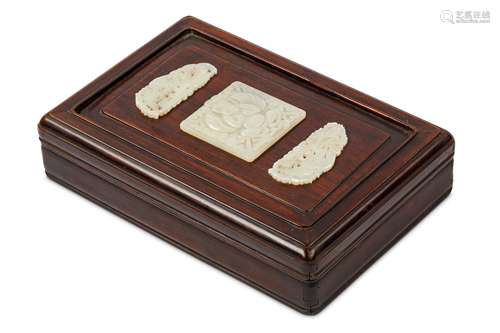 A CHINESE JADE-INSET WOOD BOX AND COVER. The cover of the rectangular box set with a central square