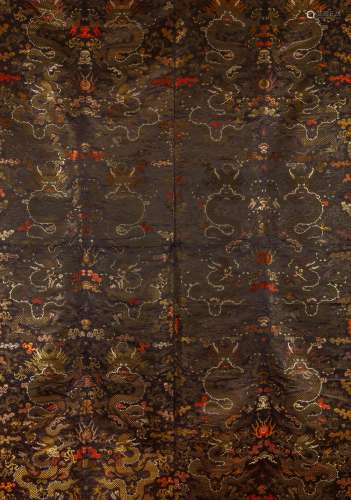 A CHINESE EMBROIDERED 'DRAGON’ PANEL. Qing Dynasty. 230 x 152cm. 清   繡龍織物