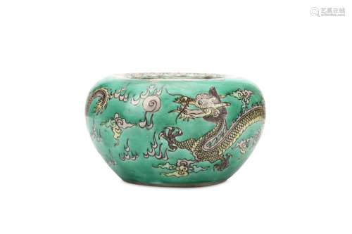A CHINESE FAMILLE VERTE BISCUIT ‘DRAGON’ WATER POT, PINGGUOZUN. Qing Dynasty. Decorated with two