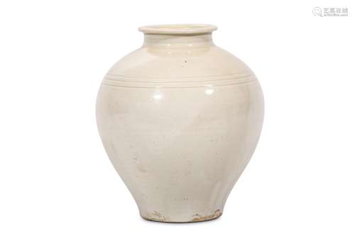 A CHINESE WHITE GLAZED JAR. Song Dynasty, or later. Of globular form with rounded shoulders and an