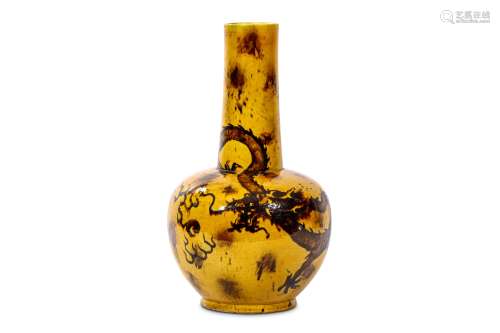 A CHINESE YELLOW AND BROWN GLAZED 'DRAGON' VASE. Qing Dynasty. Of pear-shaped form, painted to