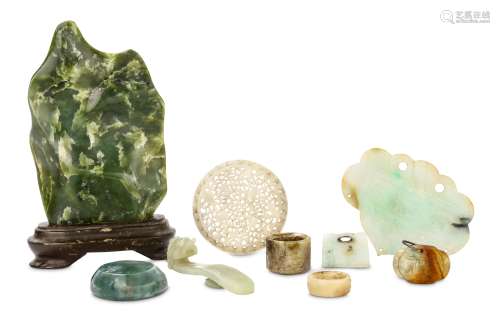 A COLLECTION OF CHINESE VARIOUS JADE ITEMS. 19th / 20th Century. Comprising a scholar’s rock, a