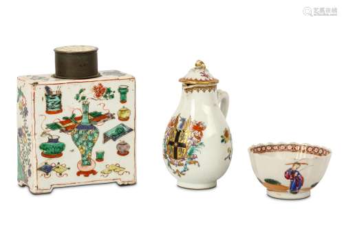A CHINESE COLLECTION OF TEAWARE ITEMS. Qing Dynasty, 18th Century. Comprising a rectangular tea