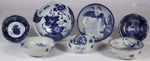 SEVEN JAPANESE IMARI PORCELAIN BOWLS, EDO - MEIJI