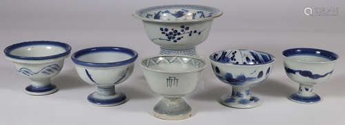 JAPANESE IMARI PORCELAIN FOOTED BOWLS, EDO-MEIJI