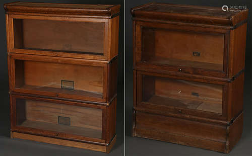 A PAIR OF STACKING OAK BOOKCASES, EARLY 20TH C.