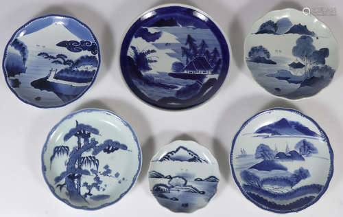 FIVE JAPANESE IMARI PORCELAIN CHARGERS, EDO-MEIJI