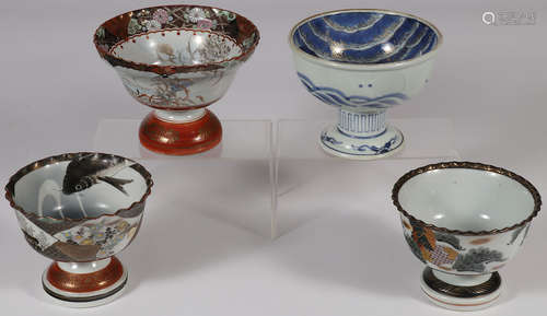 FOUR JAPANESE IMARI FOOTED BOWLS EDO-MEIJI PERIOD