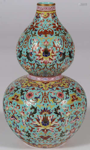 A FINE DOUBLE GOURD PORCELAIN VASE.