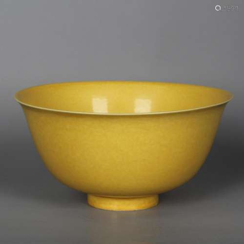 CHINESE YELLOW GROUND PORCELAIN BOWL