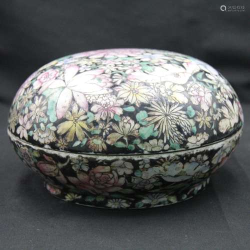 CHINESE FAMILLE ROSE PORCELAIN COVER BOX