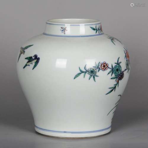 CHINESE PORCELAIN JAR