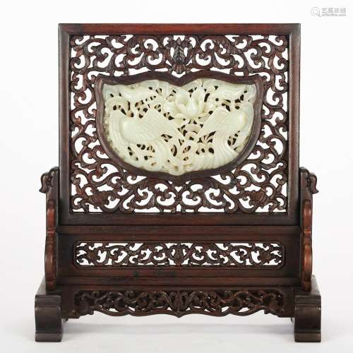 CHINESE JADE PLAQUE ON HARDWOOD TABLE SCREEN