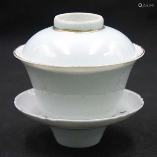 CHINESE PORCELAIN TEA CUP