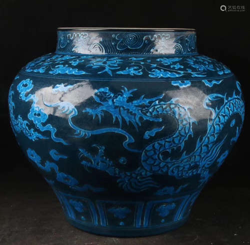 A DRAGON PATTERN BLUE GLAZED POT