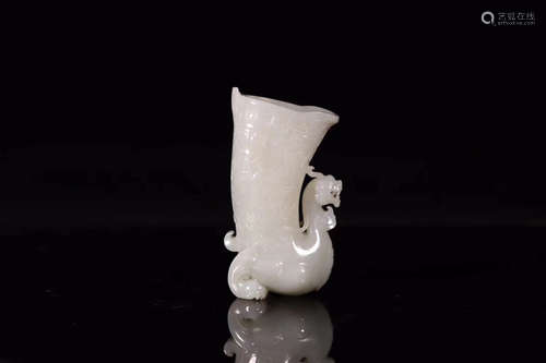 AN OLD TIBETAN DRAGON DESIGN HETIAN JADE GOBLET