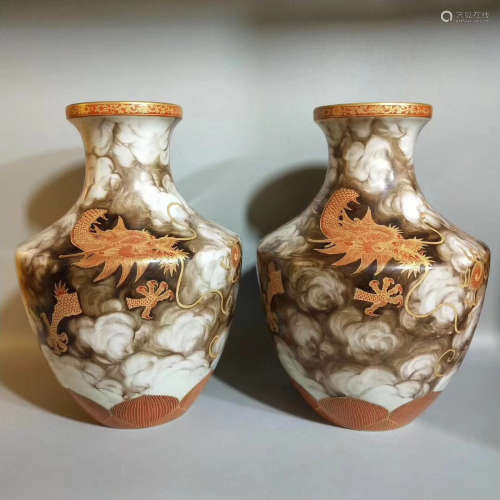 17-19 CENTURY, A DRAGON PATTERN GRISAILLE PAINTING VASE, QING DYNASTY