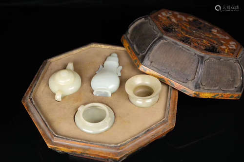 17-19TH CENTURY, A SET OF HETIAN JADE VESSELS, QING DYNASTY