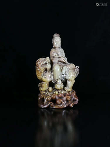 17-19TH CENTURY, A GUANYIN DESIGN SHOUSHAN STONE ORNAMENT, QING DYNASTY