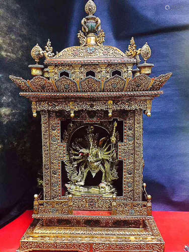 AN OLD GILT BRONZE NICHE FOR A STATUE OF BUDDHA