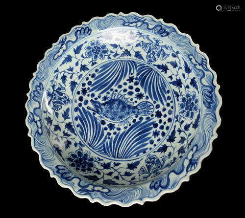 [Chinese] A Large Blue and White Porcelain Decorative Plate marked 